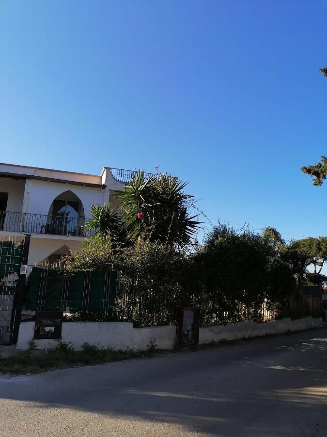 Camera Vicino L'Aeroporto Di Palermo Carini Extérieur photo